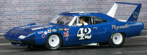Carrera 25720 Plymouth Road Runner Superbird - #42. Dan Gurney, Riverside 1970 - 02
