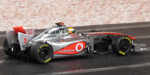 Carrera 27394 McLaren Mercedes MP4-26 - #3 Vodafone. Lewis Hamilton 2011 - 02