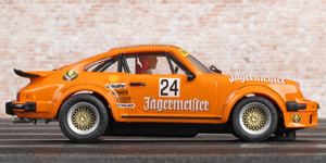 Ninco 50333 Porsche 934 - #24 J ägermeister. 10th place, Nürburgring 1000 Kilometres 1976 - Derek Bell / Günther Steckkönig / Reinhard Stenzel / Helmut Kelleners - 05