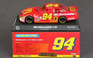 Scalextric C2142 Ford Taurus - #94 McDonald's. Bill Elliot 1998 - 12