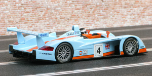 SCX 61000 Audi R8 - #4 Gulf. DNF, Le Mans 24hrs 2001. Stefan Johansson / Patrick Lemarié / Tom Coronel - 02