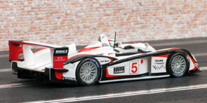 SCX 61700 Audi R8 - #5 Casio. Winner, Le Mans 24hrs 2004. Rinaldo Capello / Tom Kristensen / Seiji Ara - 02