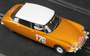 SCX A10025X300 Citroën DS 19 (ID 19) - #176. Winner, Monte Carlo Rally 1959. Paul Coltelloni / Pierre Alexandre - 07