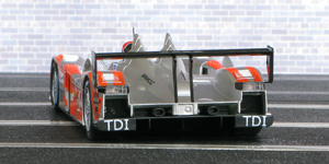 SCX A10027X300 Audi R10 TDI - #14 Kolles. DNF, Le Mans 24hrs 2010. Christophe Bouchut, Scott Tucker, Manuel Rodrigues - 04