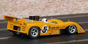 Slot.it CA26E McLaren M8D - #5. McLaren Cars Ltd. Winner, Watkins Glen Can-Am 1970. Denis "Denny" Hulme - 02