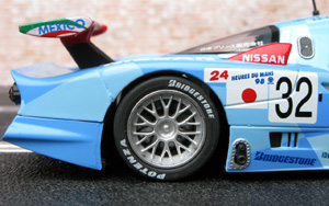 Slot.it SICA14B Nissan R390 GT1 - #32 Calsonic/Xanavi. 3rd place, Le Mans 24hrs 1998. Aguri Suzuki / Kazuyoshi Hoshino / Masahiko Kageyama - 11